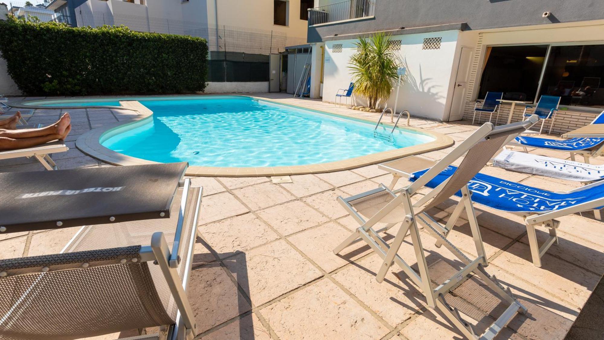 La Plata Hotel - Con Piscina リッチョーネ エクステリア 写真